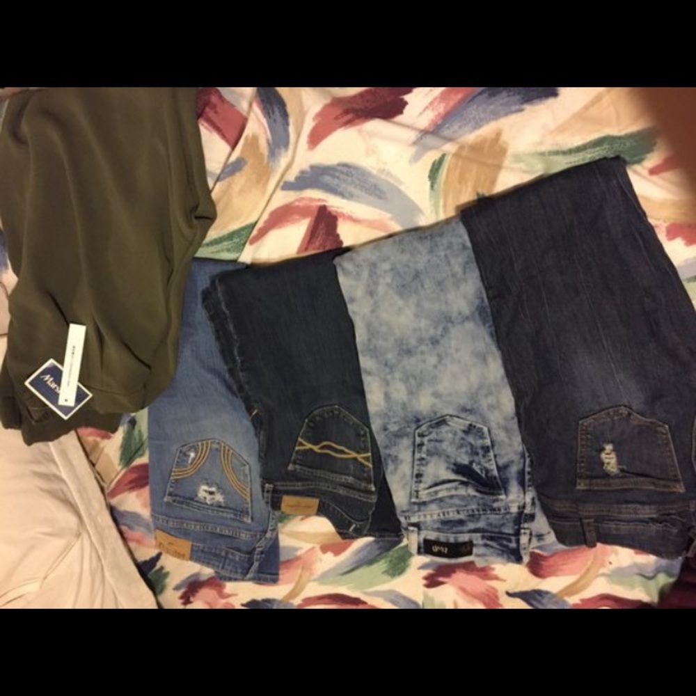 Clothes bundle - Picture 7 of 8